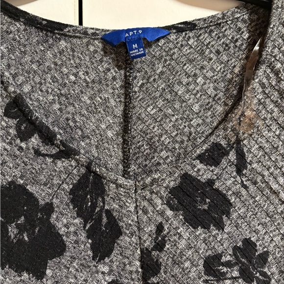 Apt. 9 Gray and Black Asymmetrical Ribbed Blouse - Picture 4 of 7